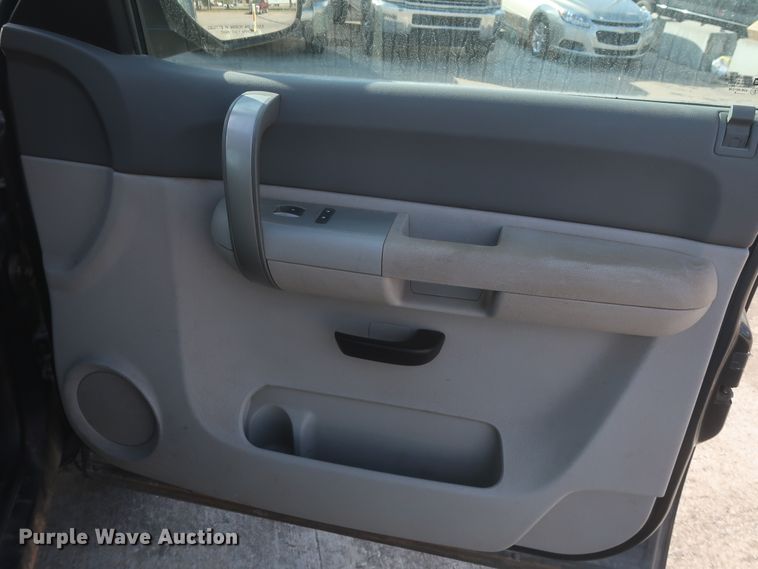 image for item HW9084 2008 Chevrolet Silverado 2500HD  Ext. Cab pickup truck