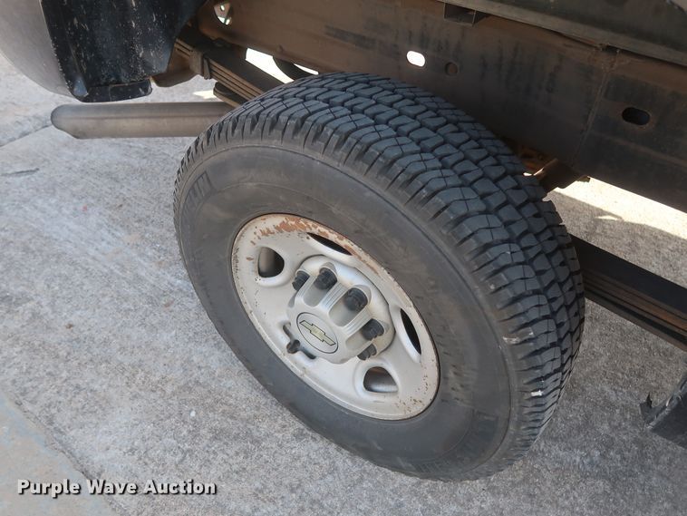 image for item HW9084 2008 Chevrolet Silverado 2500HD  Ext. Cab pickup truck