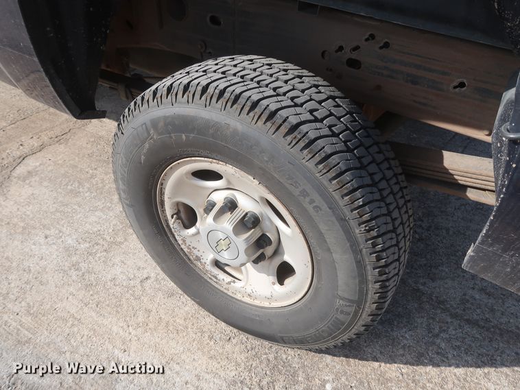 image for item HW9084 2008 Chevrolet Silverado 2500HD  Ext. Cab pickup truck