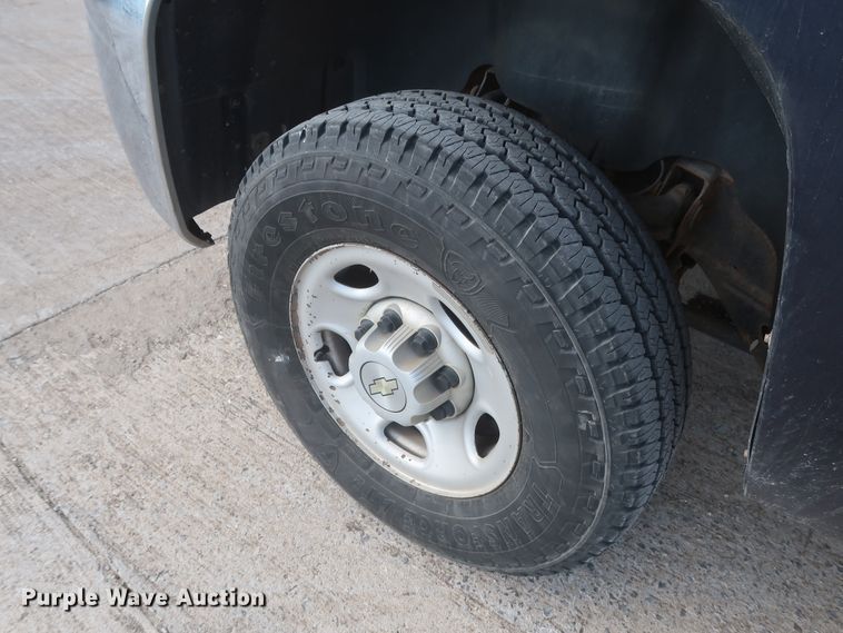 image for item HW9084 2008 Chevrolet Silverado 2500HD  Ext. Cab pickup truck