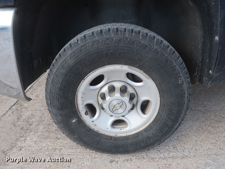 image for item HW9084 2008 Chevrolet Silverado 2500HD  Ext. Cab pickup truck