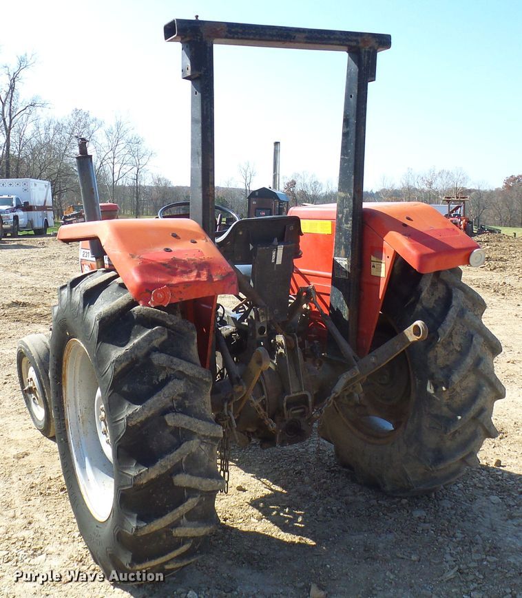 image for item DC2889 1989 Massey Ferguson 231  tractor