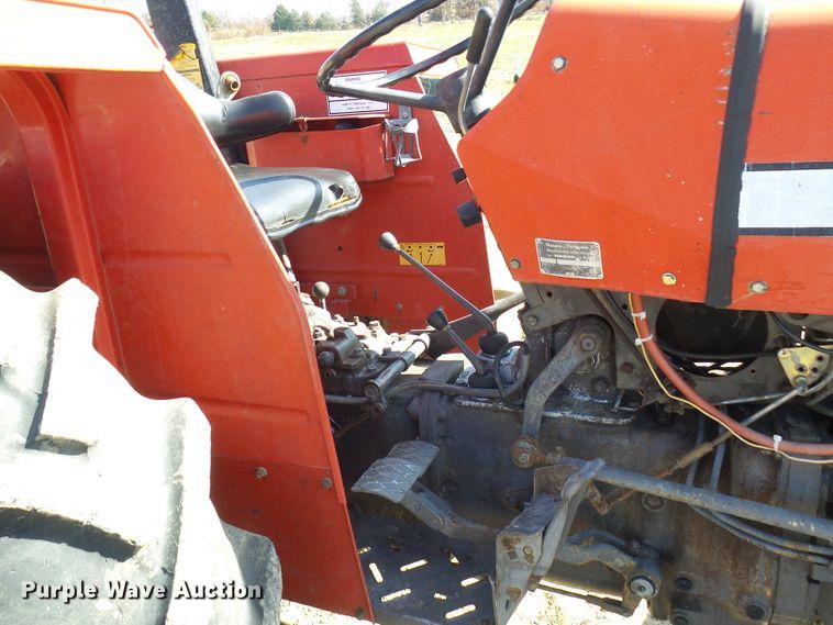 image for item DC2889 1989 Massey Ferguson 231  tractor