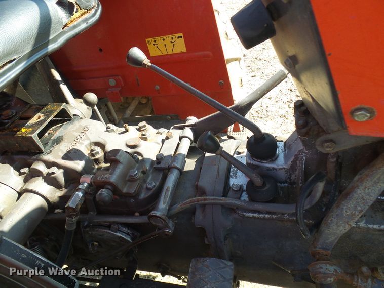 image for item DC2889 1989 Massey Ferguson 231  tractor