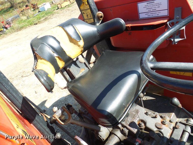 image for item DC2889 1989 Massey Ferguson 231  tractor