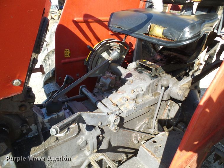 image for item DC2889 1989 Massey Ferguson 231  tractor