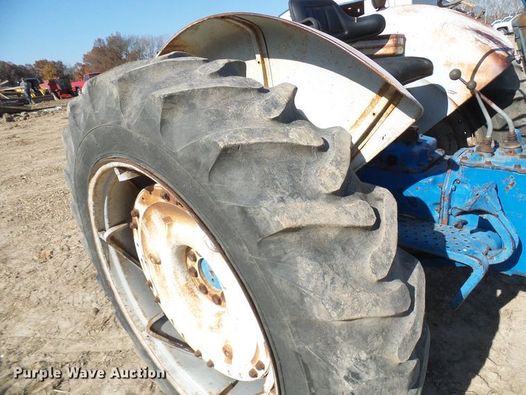 image for item DC2890 1968 Ford 5000  tractor