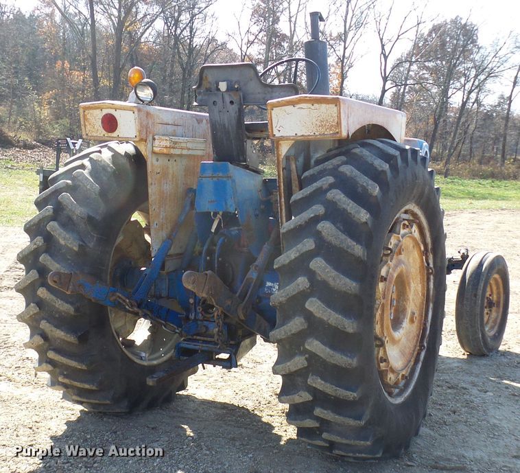 image for item DC2893 1974 Ford 7000  tractor