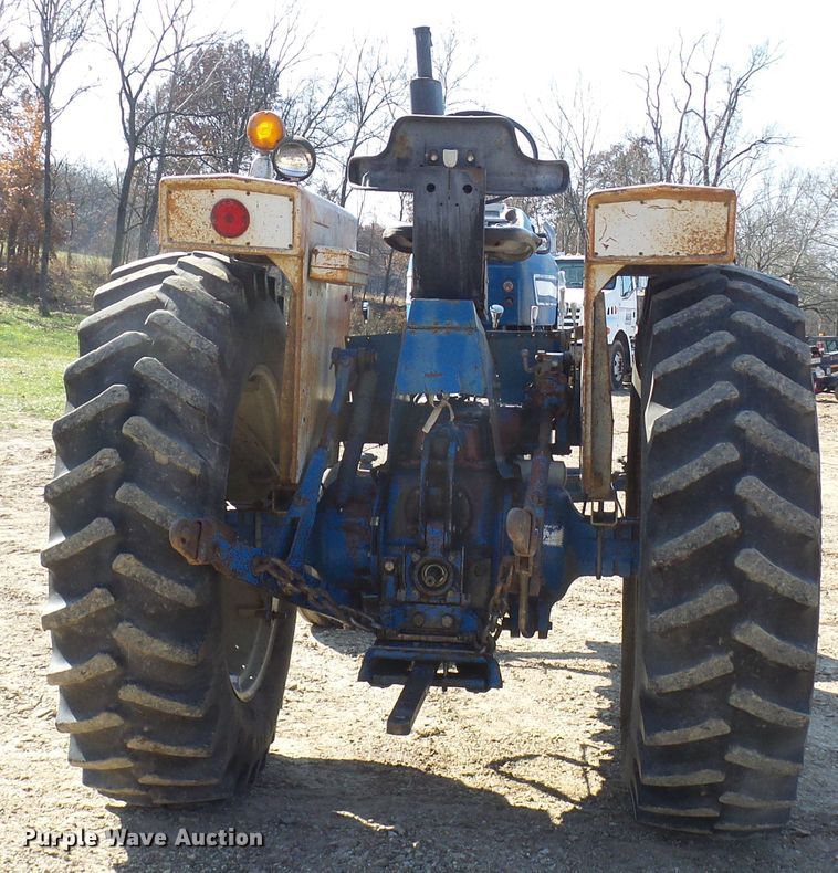 image for item DC2893 1974 Ford 7000  tractor