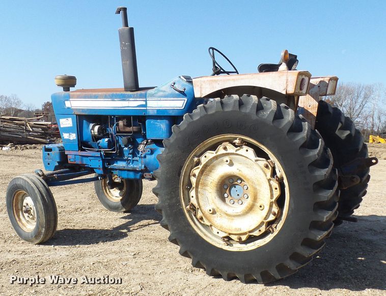 image for item DC2893 1974 Ford 7000  tractor