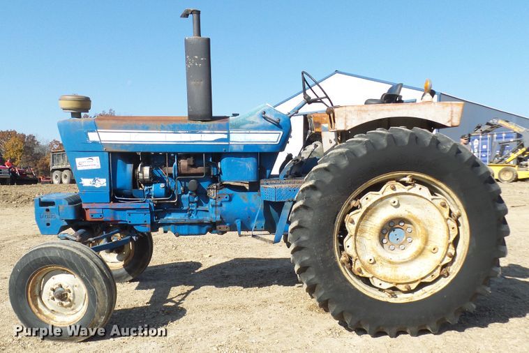 image for item DC2893 1974 Ford 7000  tractor