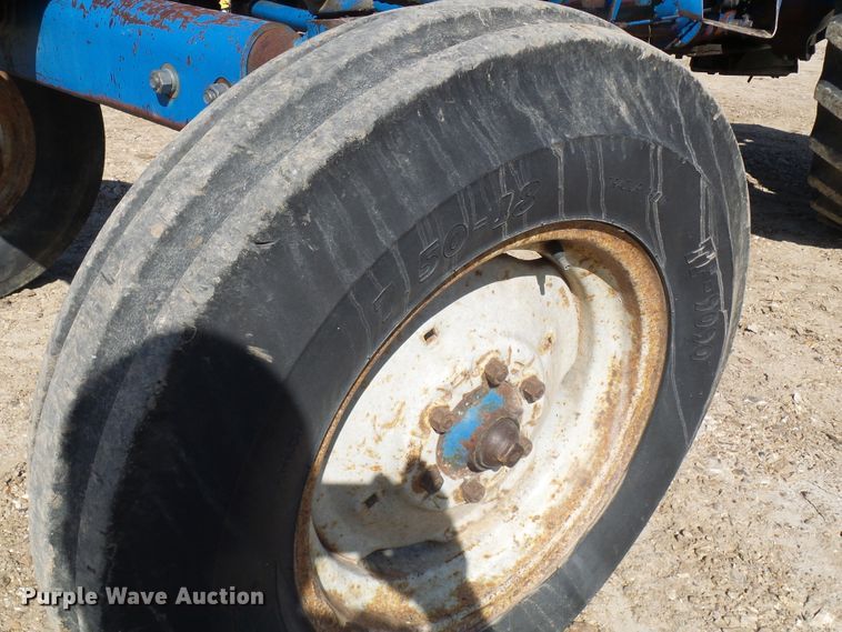 image for item DC2893 1974 Ford 7000  tractor