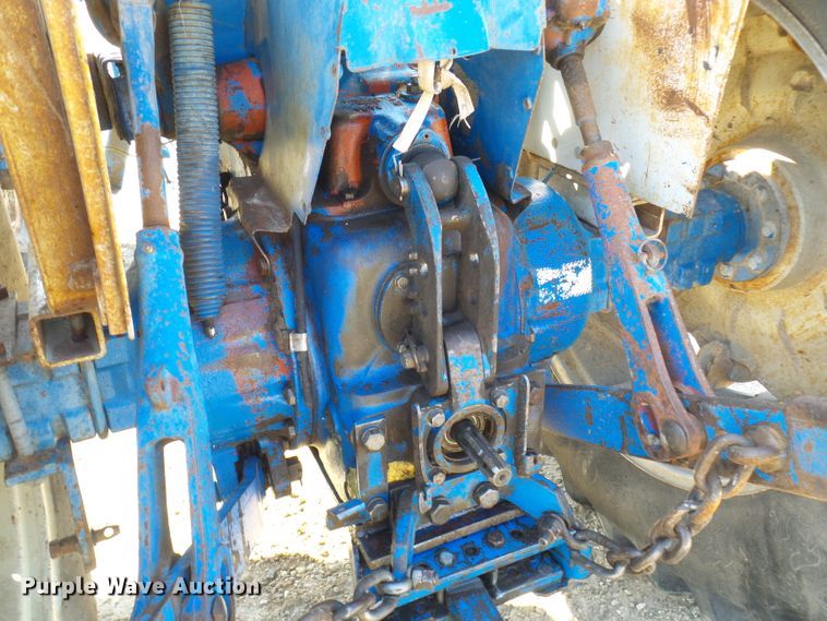 image for item DC2893 1974 Ford 7000  tractor