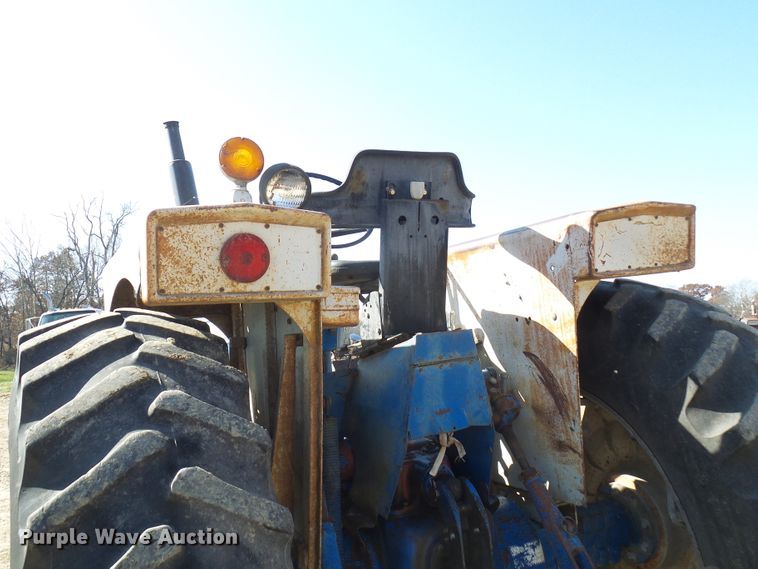 image for item DC2893 1974 Ford 7000  tractor