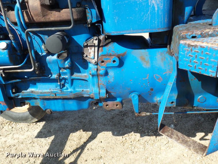 image for item DC2893 1974 Ford 7000  tractor