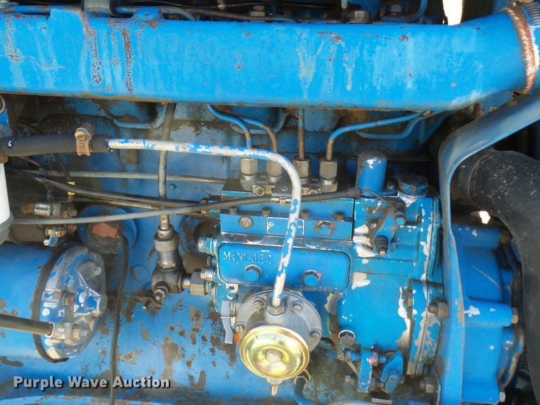 image for item DC2893 1974 Ford 7000  tractor