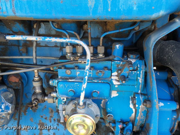 image for item DC2893 1974 Ford 7000  tractor