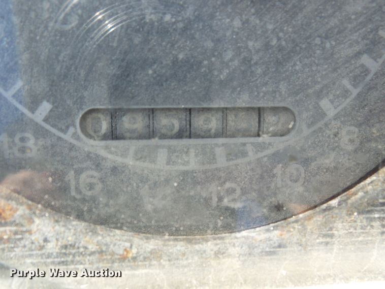 image for item DC2893 1974 Ford 7000  tractor