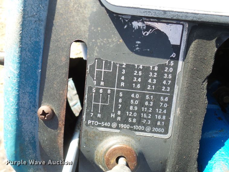 image for item DC2893 1974 Ford 7000  tractor