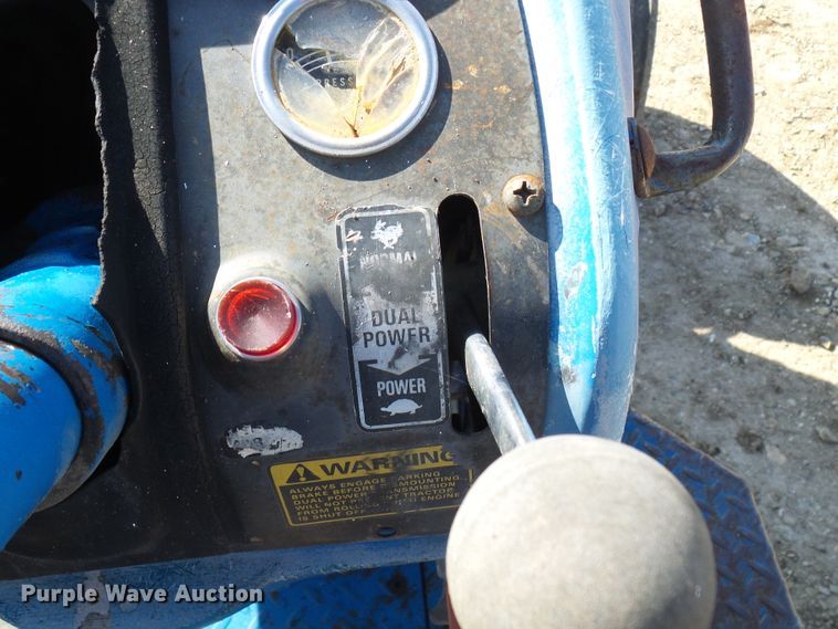 image for item DC2893 1974 Ford 7000  tractor