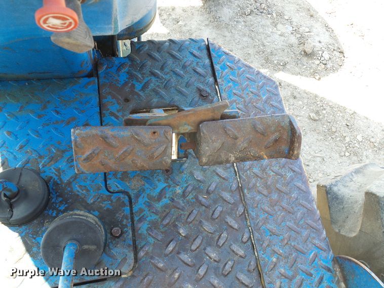 image for item DC2893 1974 Ford 7000  tractor