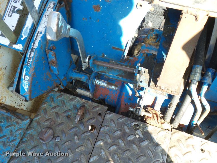 image for item DC2893 1974 Ford 7000  tractor