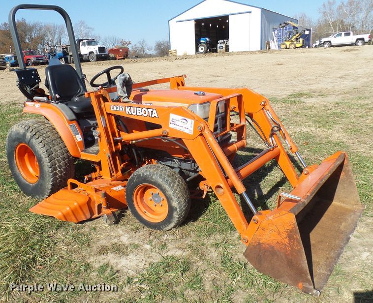 image for item DC2894 Kubota B2400  MFWD tractor