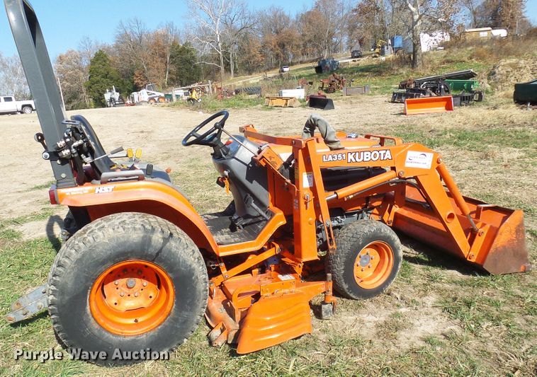 image for item DC2894 Kubota B2400  MFWD tractor
