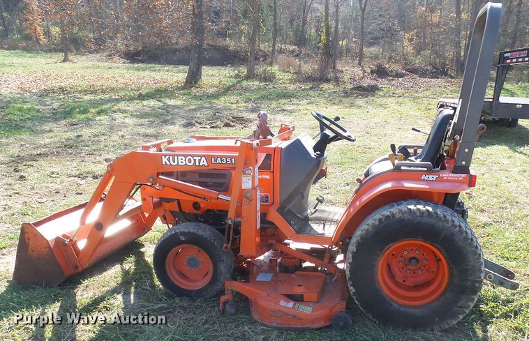 image for item DC2894 Kubota B2400  MFWD tractor