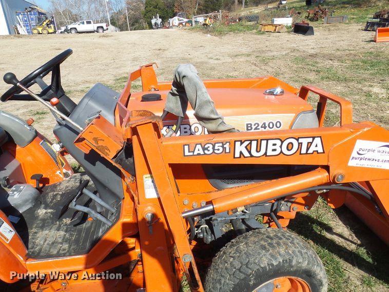 image for item DC2894 Kubota B2400  MFWD tractor