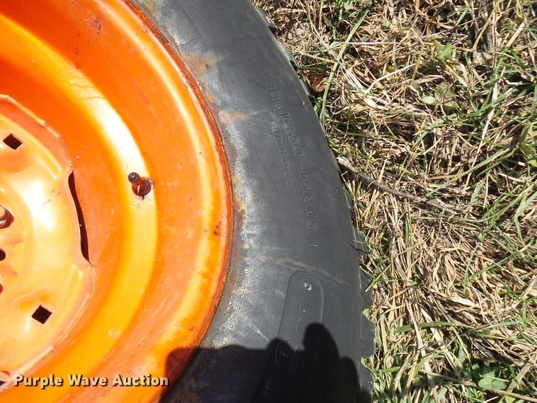 image for item DC2894 Kubota B2400  MFWD tractor