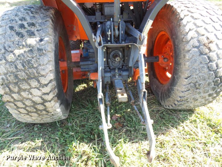 image for item DC2894 Kubota B2400  MFWD tractor