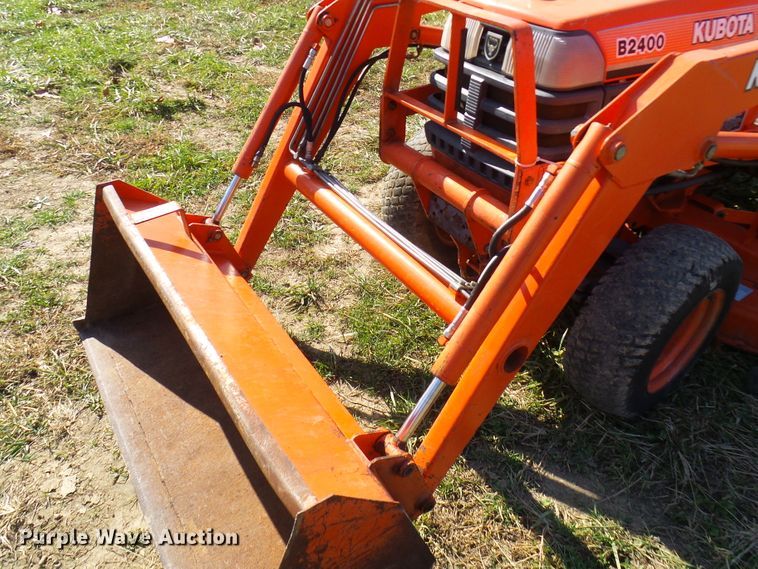 image for item DC2894 Kubota B2400  MFWD tractor