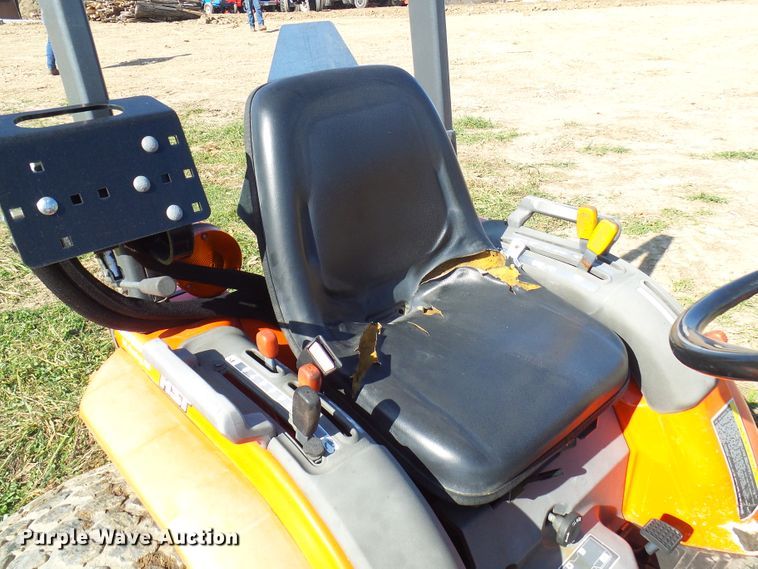 image for item DC2894 Kubota B2400  MFWD tractor