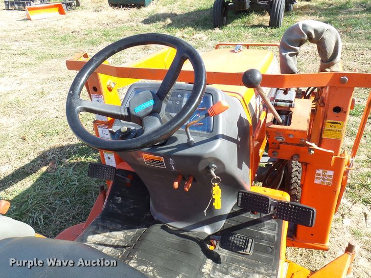 image for item DC2894 Kubota B2400  MFWD tractor