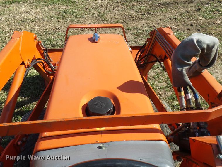 image for item DC2894 Kubota B2400  MFWD tractor