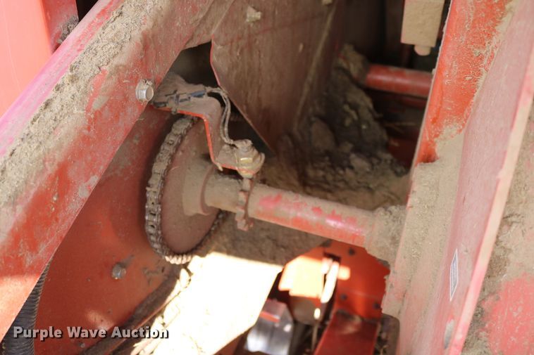 image for item DD6162 2006 Hesston 4760  large square baler