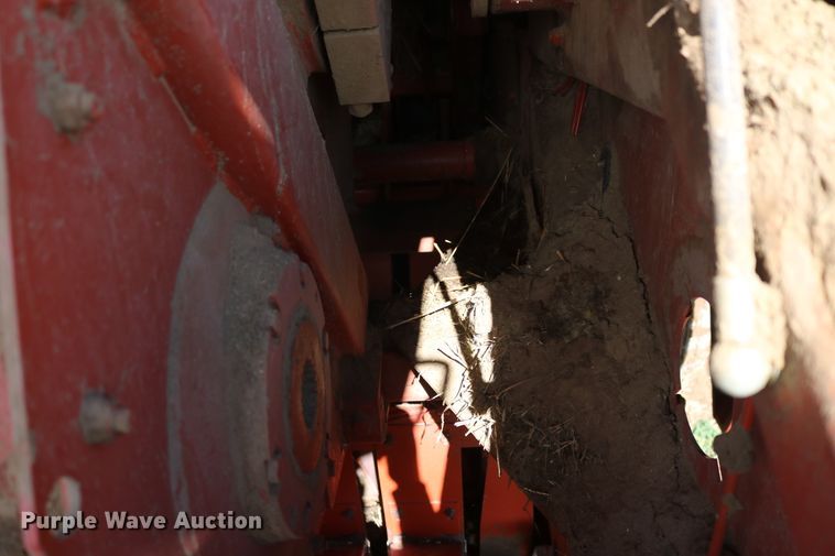 image for item DD6162 2006 Hesston 4760  large square baler