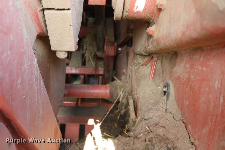 image for item DD6162 2006 Hesston 4760  large square baler