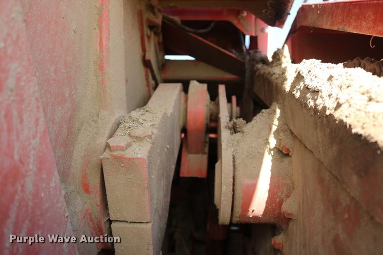 image for item DD6162 2006 Hesston 4760  large square baler