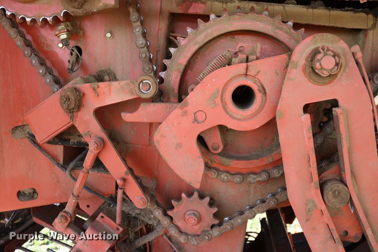 image for item DD6162 2006 Hesston 4760  large square baler