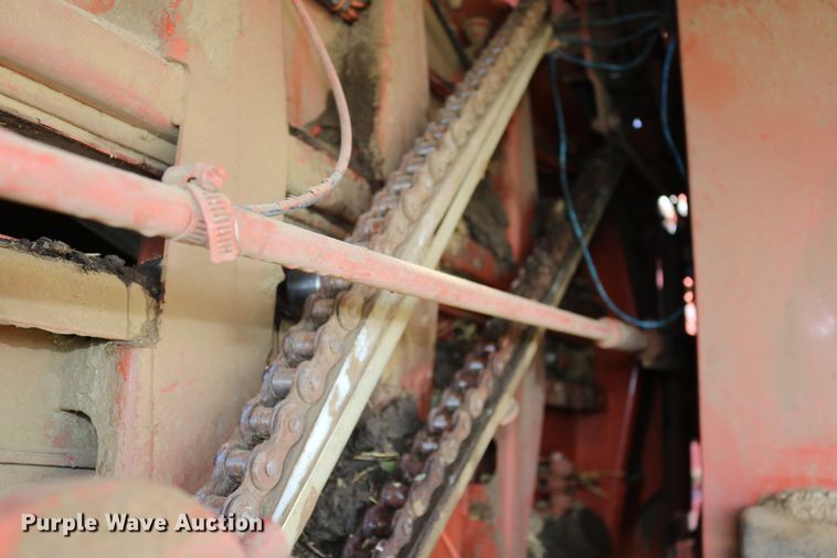 image for item DD6162 2006 Hesston 4760  large square baler