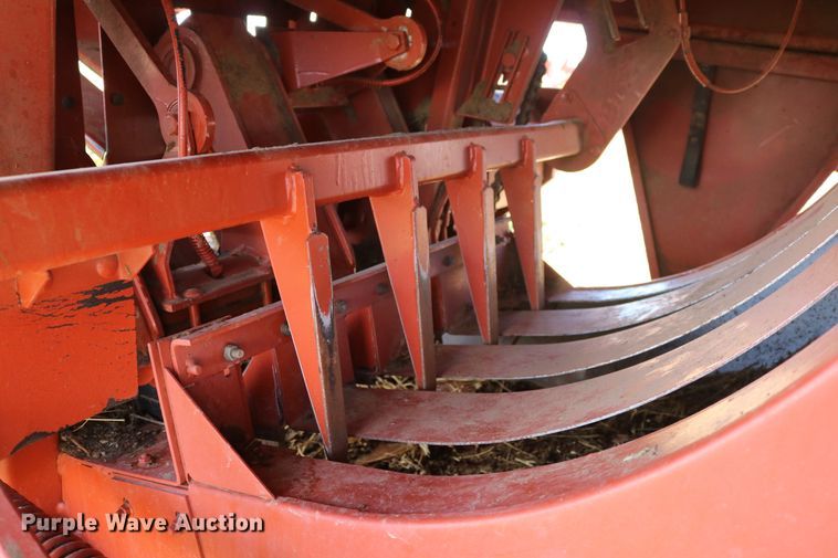 image for item DD6162 2006 Hesston 4760  large square baler