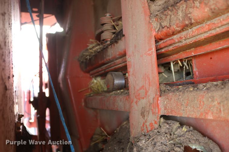 image for item DD6162 2006 Hesston 4760  large square baler