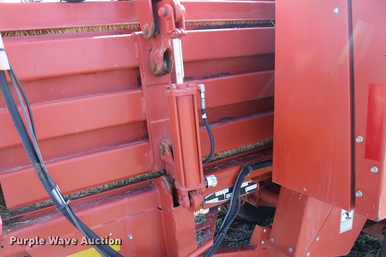 image for item DD6162 2006 Hesston 4760  large square baler