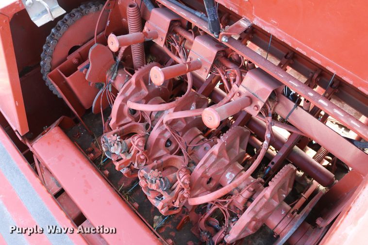 image for item DD6162 2006 Hesston 4760  large square baler