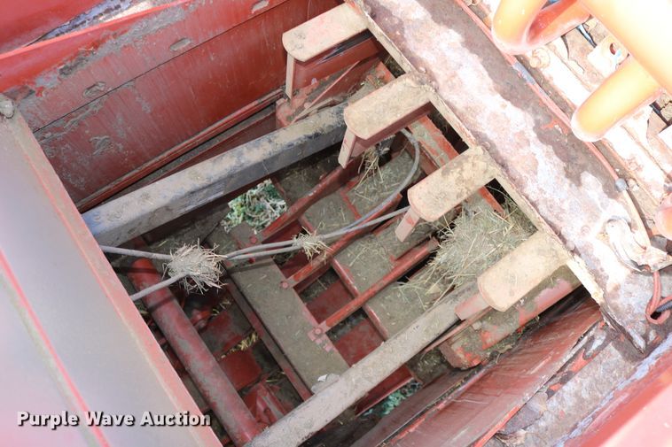 image for item DD6162 2006 Hesston 4760  large square baler