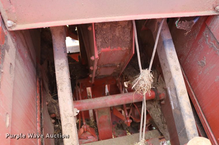 image for item DD6162 2006 Hesston 4760  large square baler