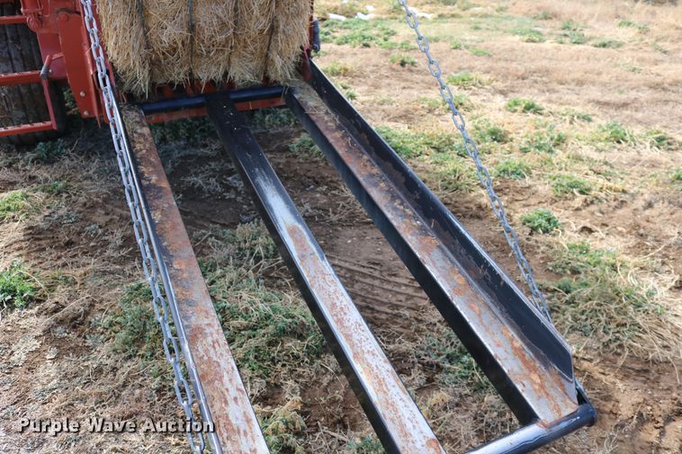 image for item DD6162 2006 Hesston 4760  large square baler