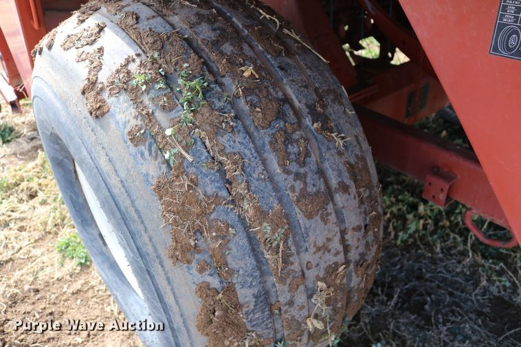 image for item DD6162 2006 Hesston 4760  large square baler